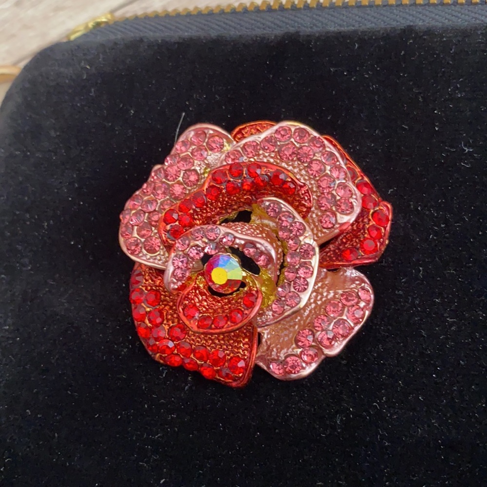 Velvet clutch 🌺 - Picture 2 of 7